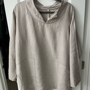 Gray Tunic with Mandarin Collar and 3/4 Sleeves